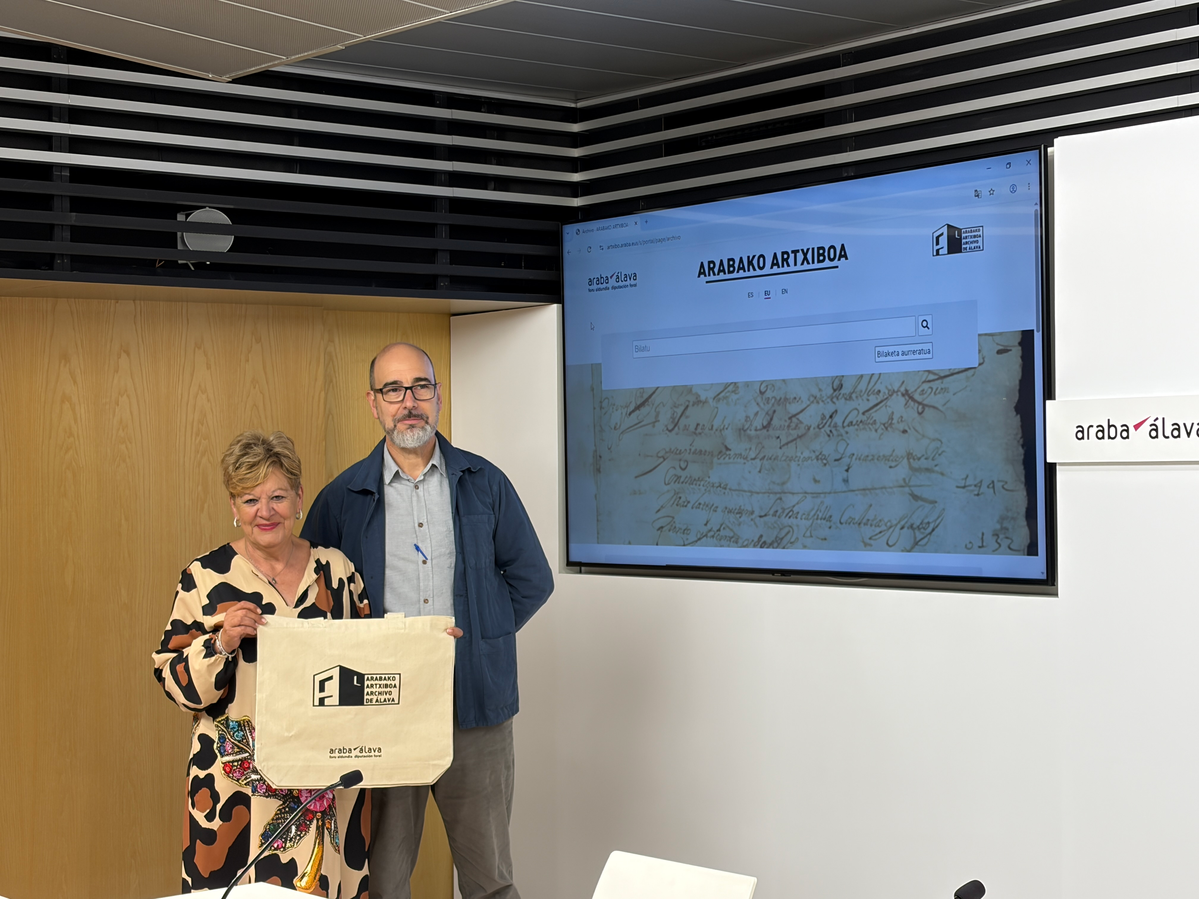 Álava presenta su nuevo portal de consulta y difusión del Archivo